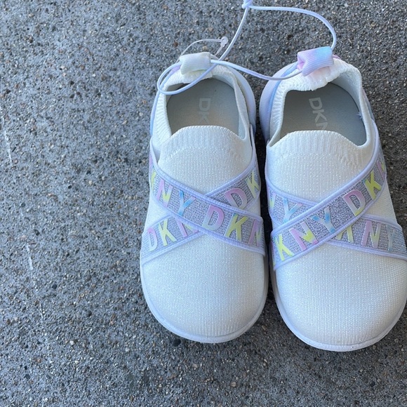 DKNY Toddler Girls Slip On Sneakers size 4/5 - Picture 12 of 13